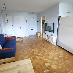  Apartment Downtown Gem By The Subway Canada